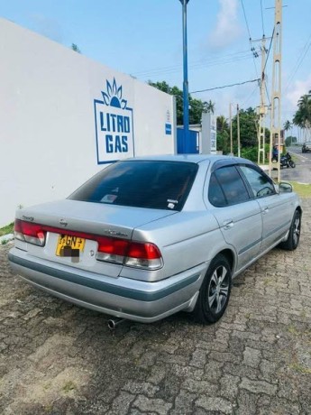 nissan-fb-15-ex-seloon-big-2