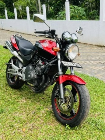 honda-hornet-ch-150-big-0