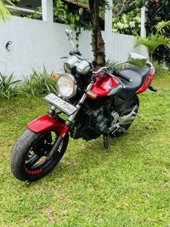honda-hornet-ch-150-big-1