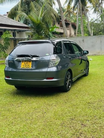 honda-fit-shuttle-gp2-big-4