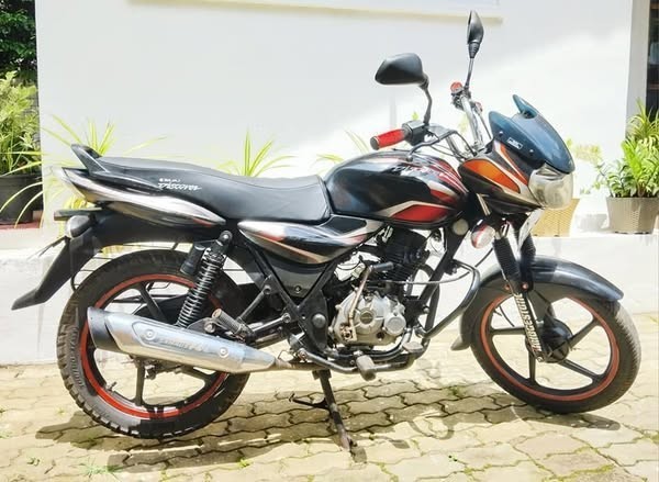 bajaj-discover-100cc-big-3