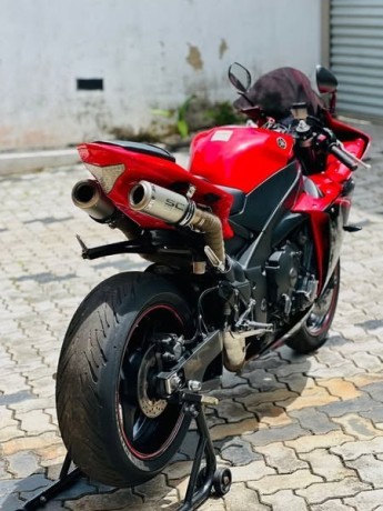 yamaha-r1-2014-big-1