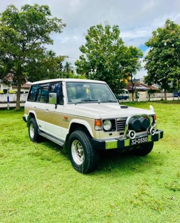 mitsubishi-pajero-big-2