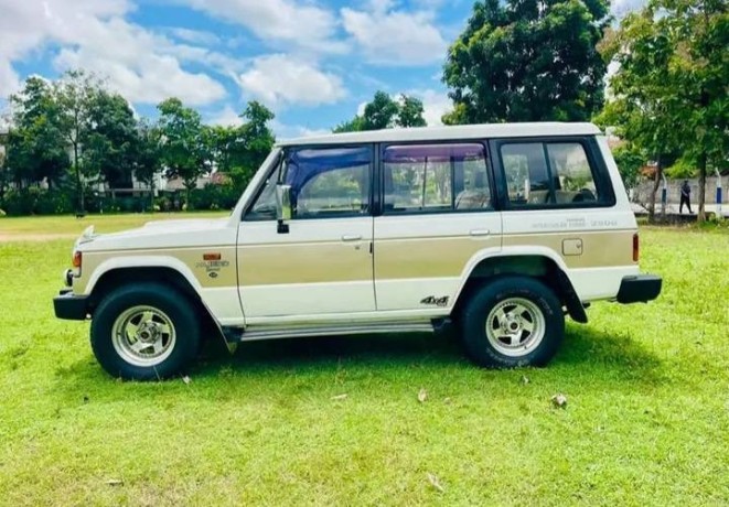 mitsubishi-pajero-big-1