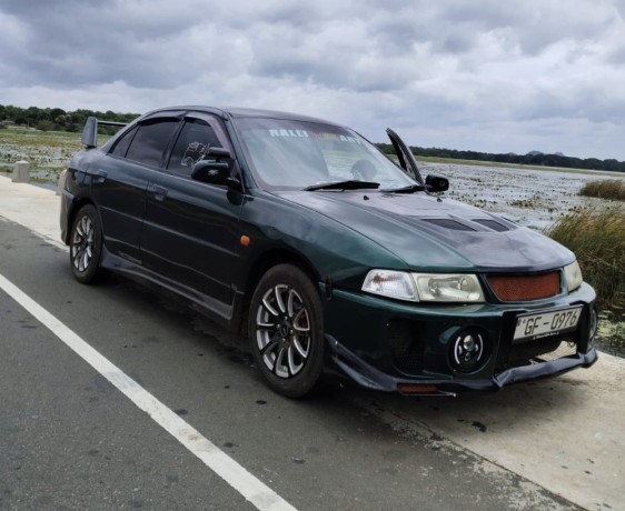 mitsubishi-lancer-ck2-2000-big-3
