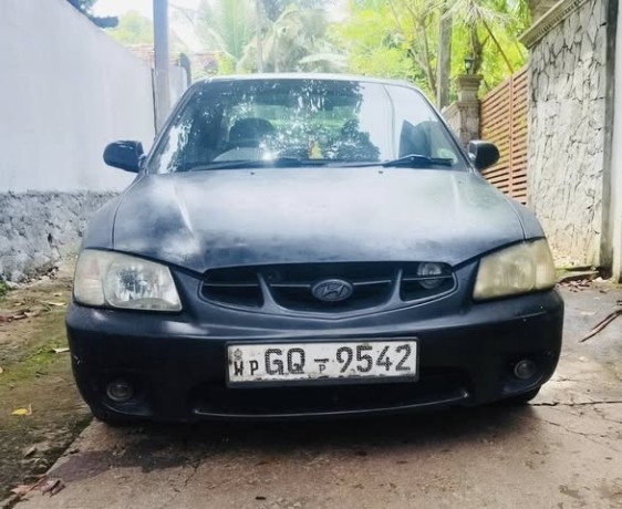 hyundai-accent-2002-big-0