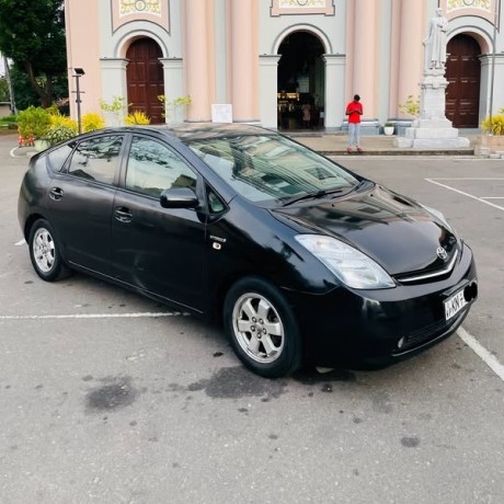 toyota-prius-2nd-generation-for-sale-big-3