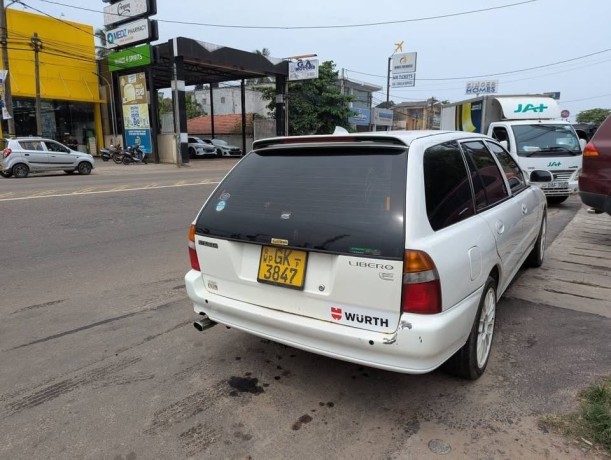 mitsubishi-lancer-lebiro-wagon-big-2