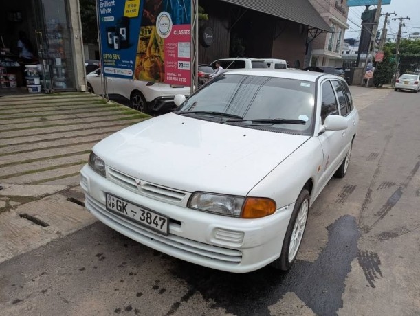 mitsubishi-lancer-lebiro-wagon-big-0