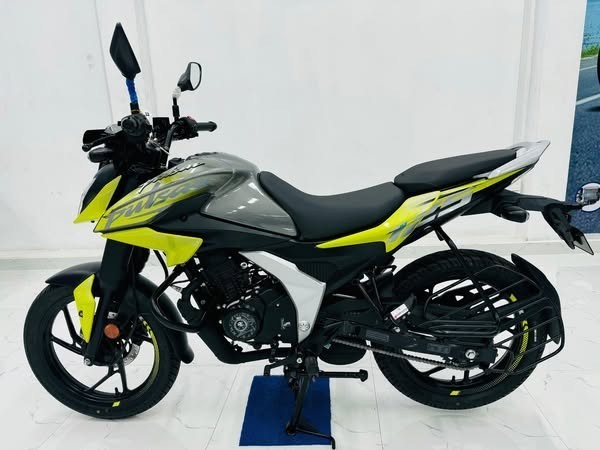bajaj-pulsar-125-ns-big-4