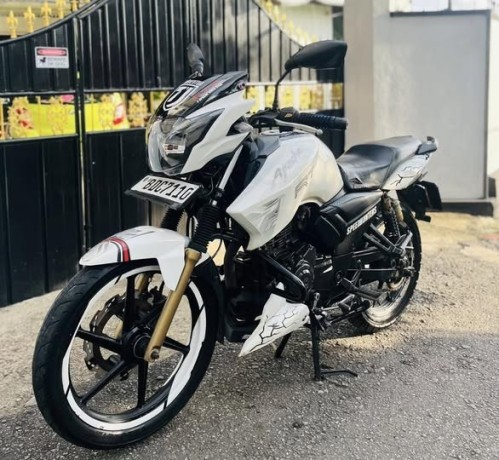 tvs-apache-rtr-180-2015-big-1