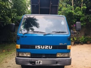 isuzu-elf-250