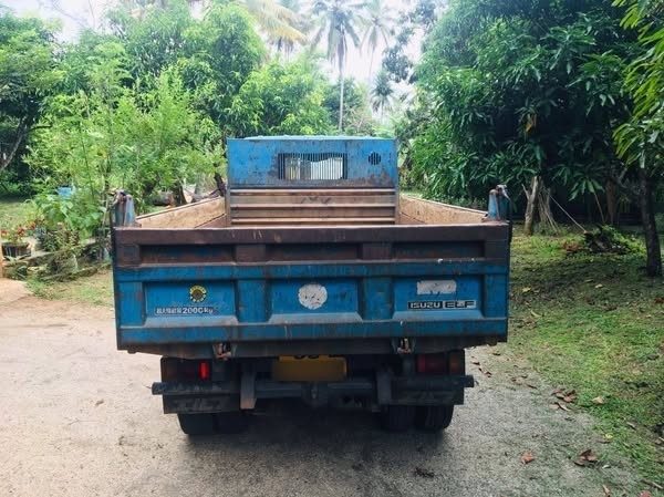 isuzu-elf-250-big-1