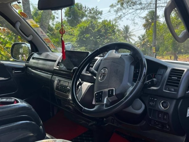 toyota-kdh-dark-prime-trh-200-big-2