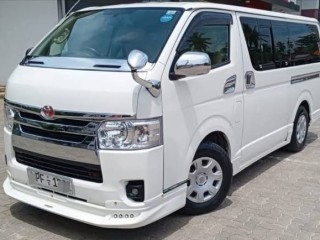 toyota-hiace-kdh-200-super-gl