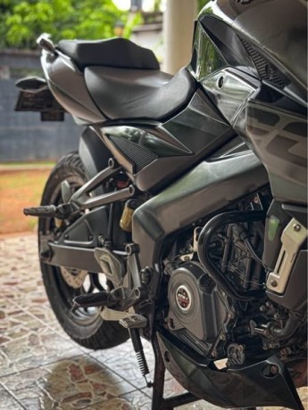 bajaj-ns200-big-4