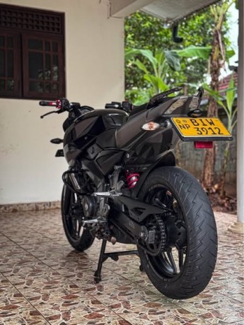 bajaj-ns200-big-3
