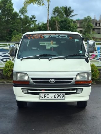 toyota-trh-112-big-1