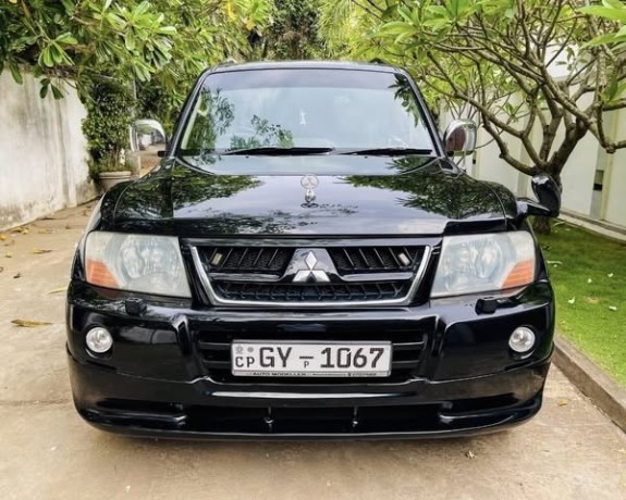 mitsubishi-montero-v6-big-0