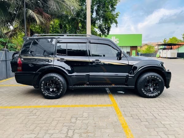mitsubishi-montero-v6-big-2