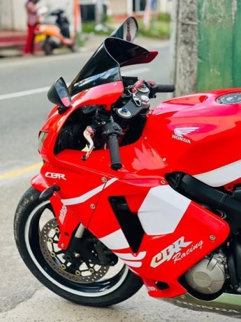 honda-cbr-600-2006-big-2