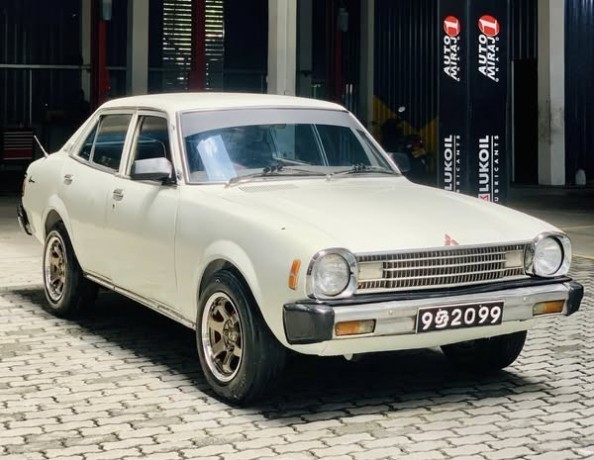 mitsubishi-lancer-tube-light-1978-big-0
