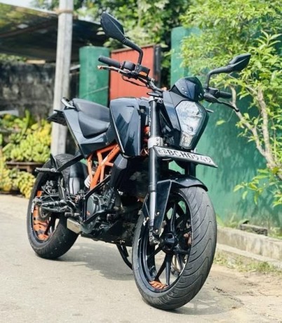 ktm-duke-big-0