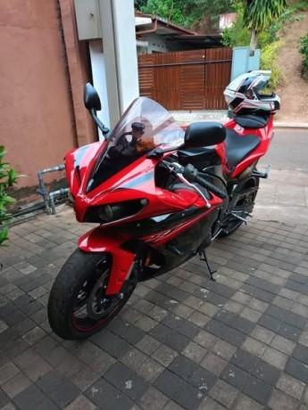yamaha-r1-2014-big-2