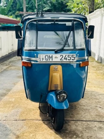 bajaj-4-stroke-threewheel-big-2