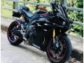 yamaha-yzf-r1-2011-small-2