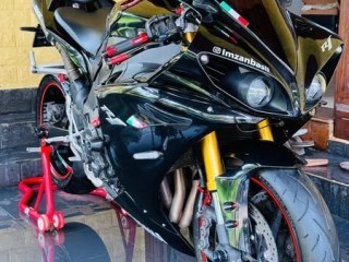 yamaha-yzf-r1-2011