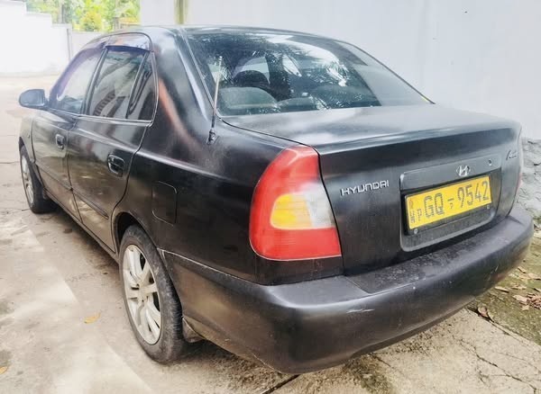 hyundai-accent-2002-big-3