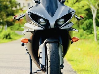 yamaha-r1-2014