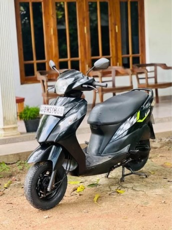 suzuki-lets-110cc-2019-black-big-1