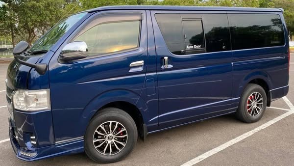 toyota-hiace-kdh-201-original-super-gl-big-1
