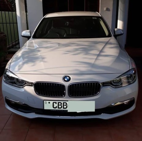bmw-318i-luxury-line-2016-big-0