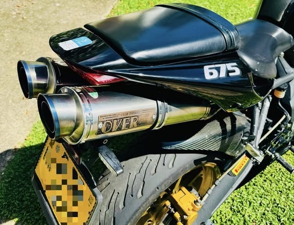 triumph-daytona-675-big-4