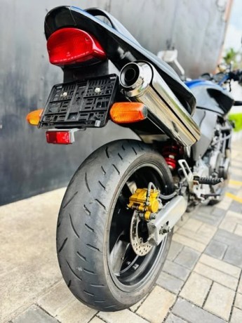 honda-hornet-250-f6-ch140-big-1