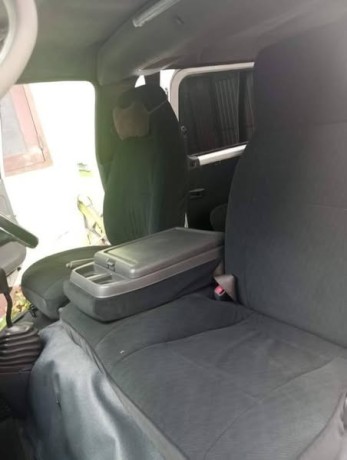 nissan-caravan-e25-van-2007-2012-big-3