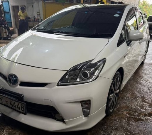 for-sale-toyota-prius-automatic-hibrid-20122014-big-0