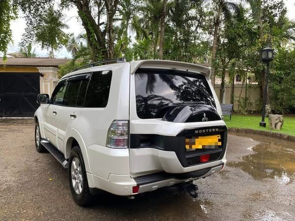 mitsubishi-montero-gls-fully-loaded-big-0