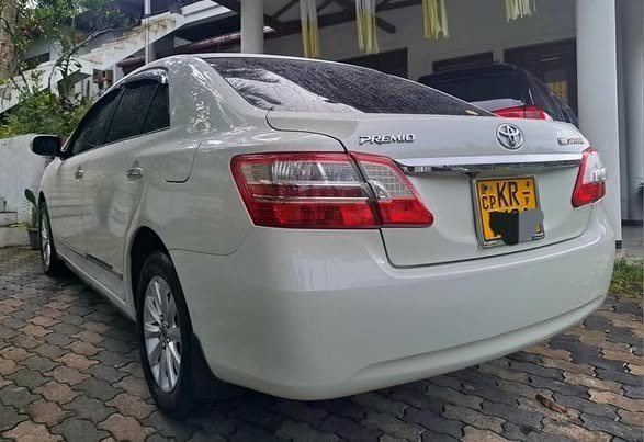 toyota-premio-2011-big-1