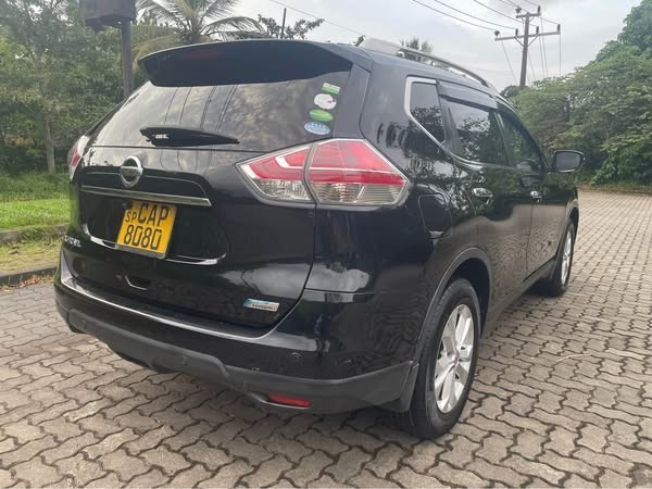 2015nissan-x-trail-big-2