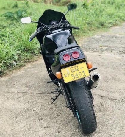 honda-cbr-250-gullarm-registered-big-1