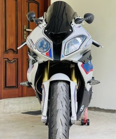 bmw-s1000rr-2011-big-0