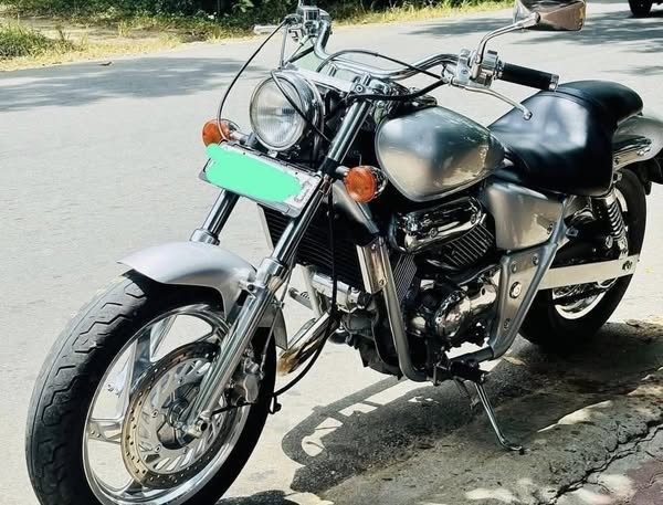 honda-magna-250-big-3