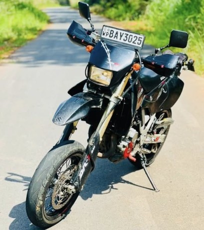 suzuki-drz-400-k8-registered-big-0