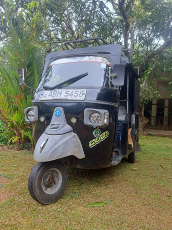 bajaj-piaggio-big-1