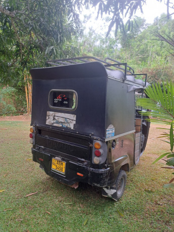 bajaj-piaggio-big-2