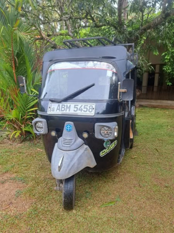 bajaj-piaggio-big-10